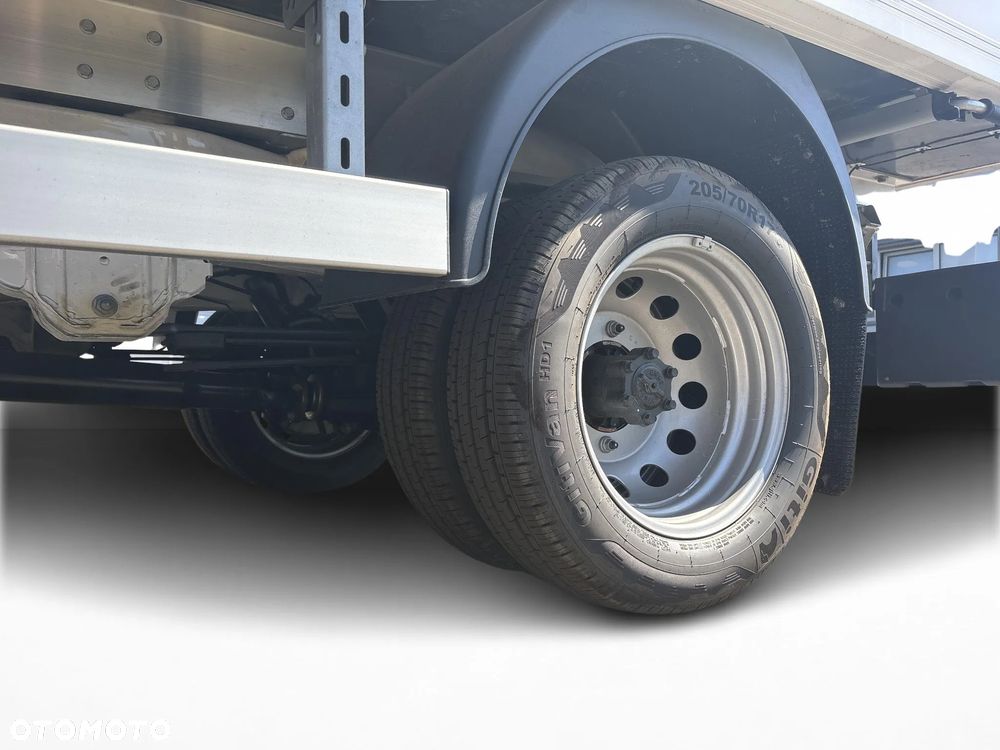 Volkswagen CRAFTER - 8
