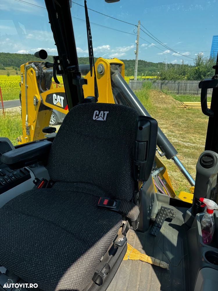 Caterpillar 434F - 17