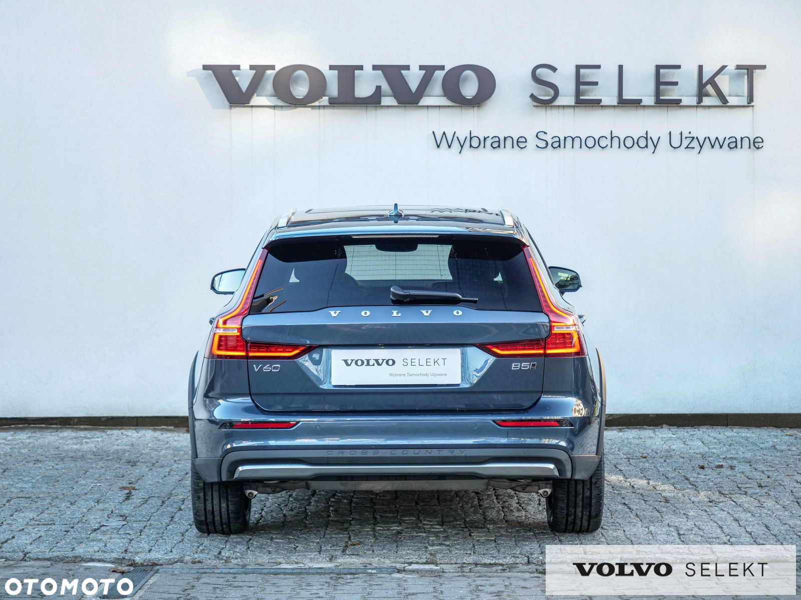 Volvo V60 Cross Country - 8