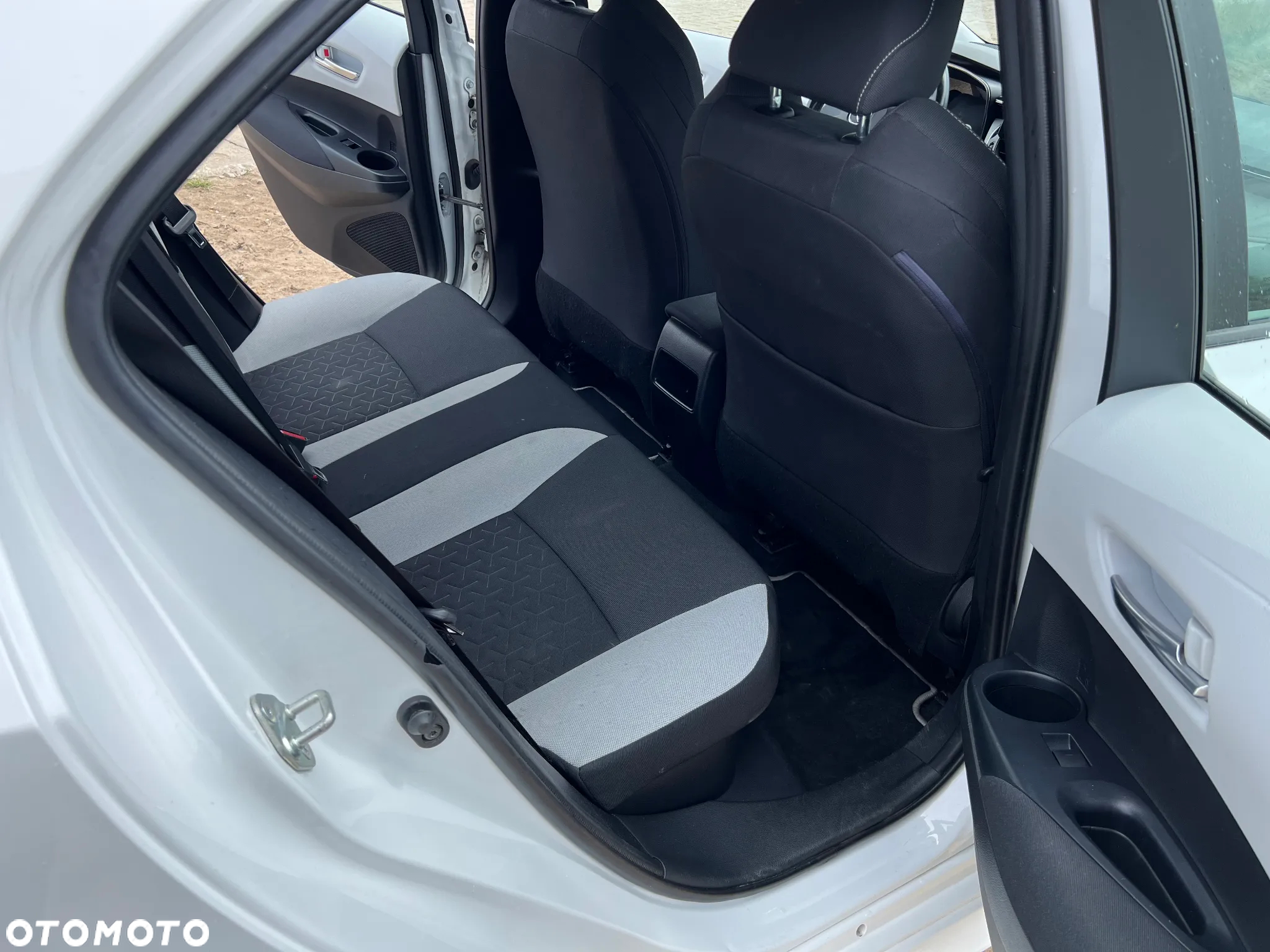 Toyota Corolla 1.8 Hybrid Active - 12