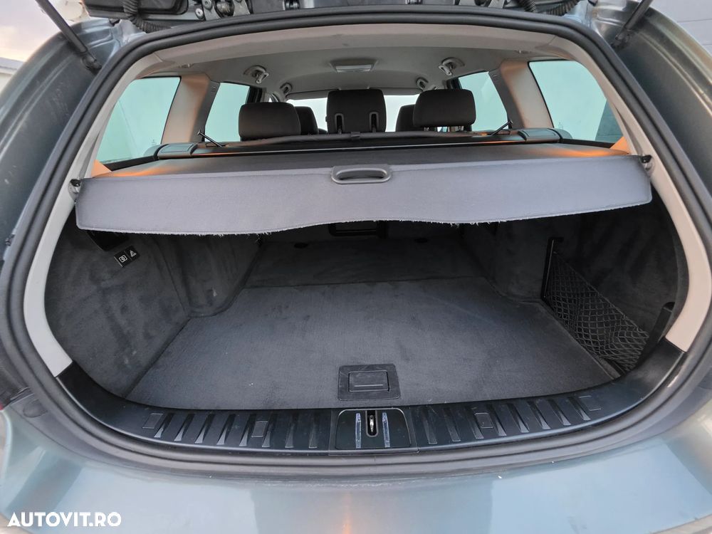 BMW Seria 3 318d DPF Edition Sport - 16