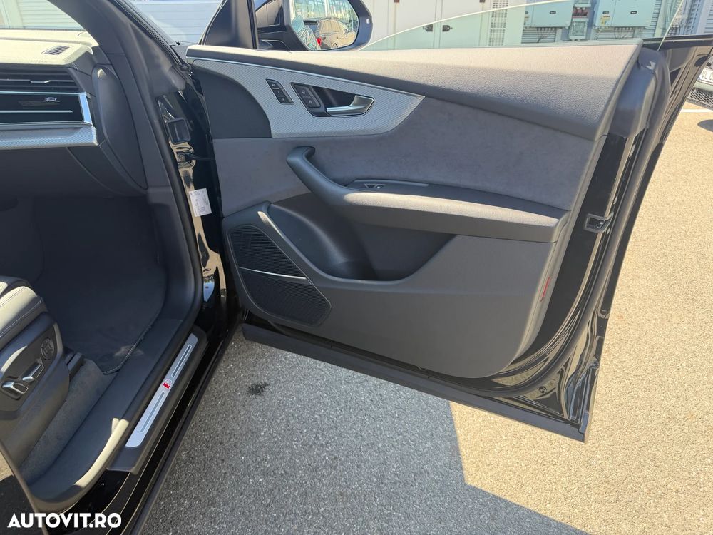 Audi Q8 - 11