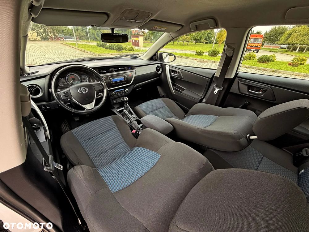 Toyota Auris 1.4 D-4D Premium Comfort - 37