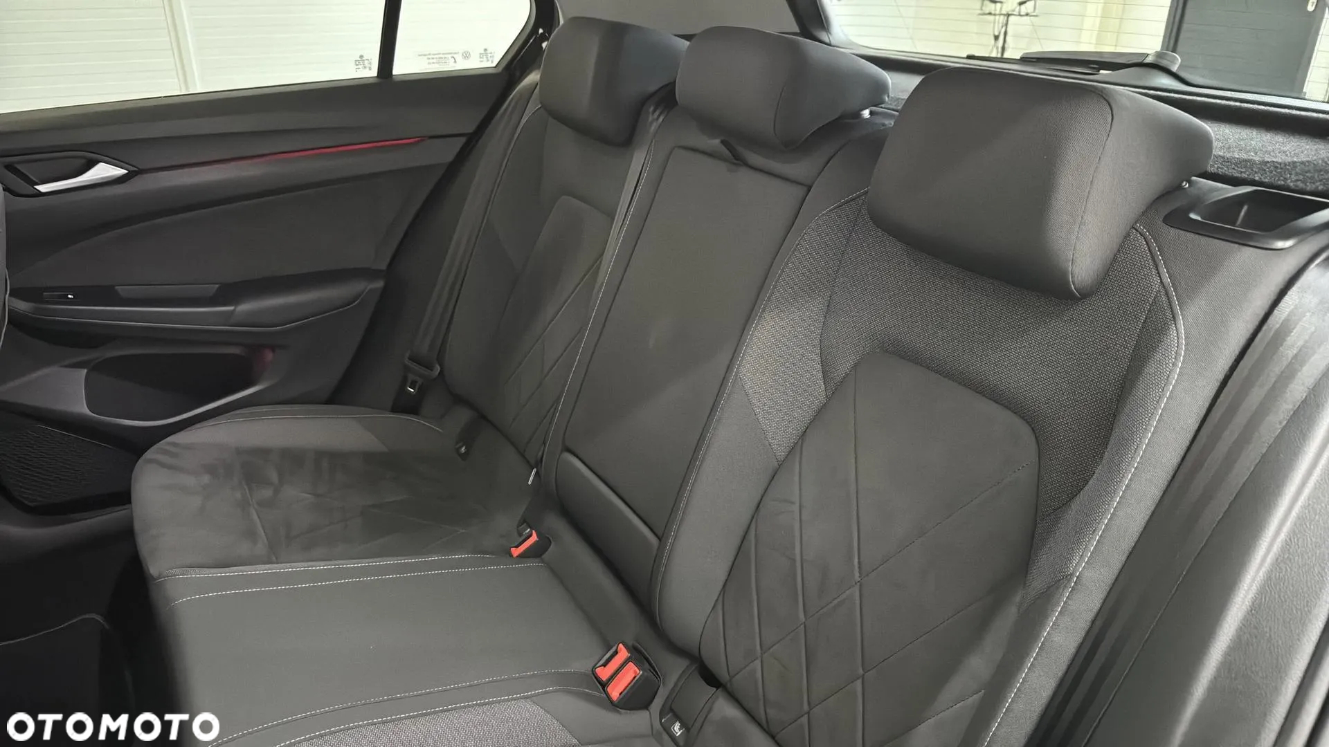 Volkswagen Golf VIII 1.5 eTSI EVO Style DSG - 19