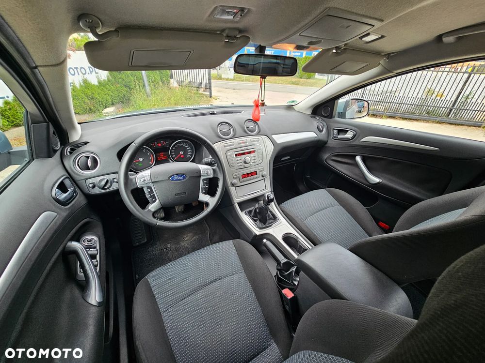 Ford Mondeo 2.0 Titanium - 10