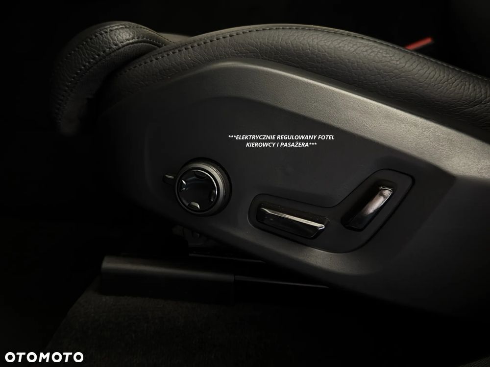 Volvo XC 60 B4 D AWD Ultimate Dark - 19