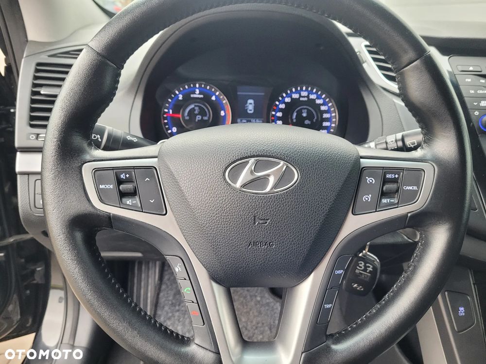 Hyundai i40 i40cw 1.7 CRDi Automatik Fifa World Cup Edition Silver - 13