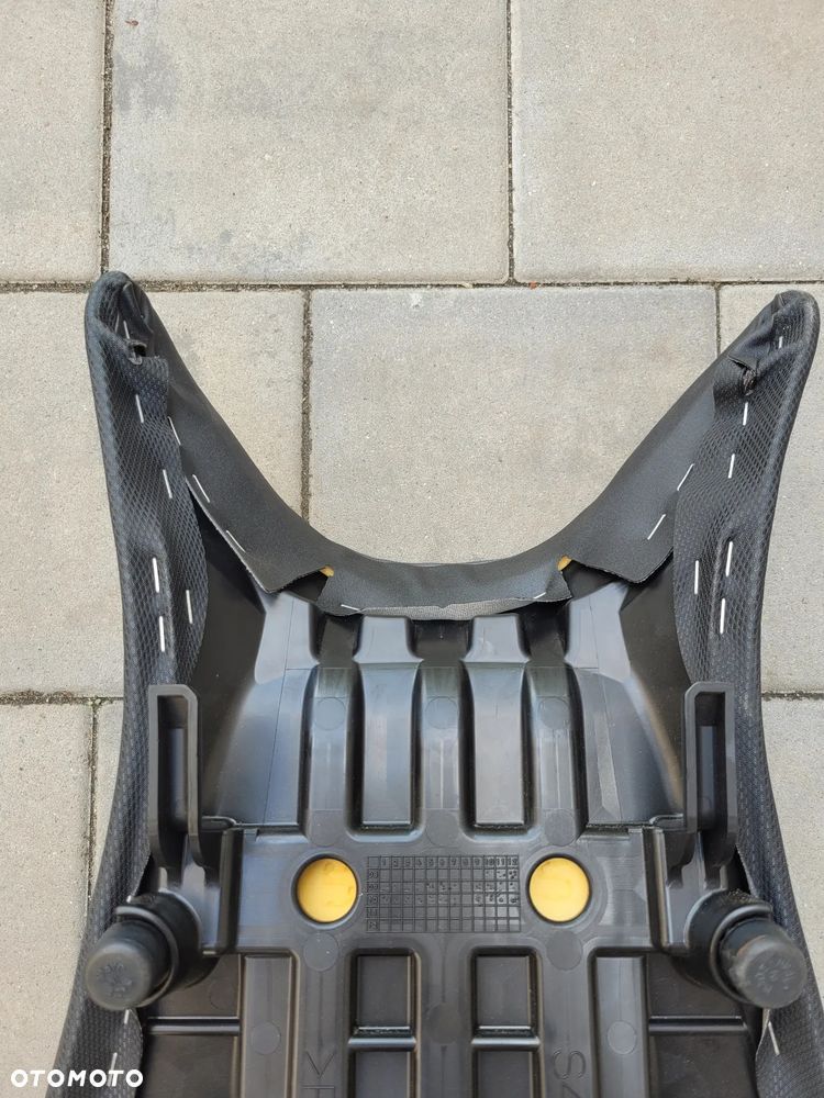 Kanapa, fotel, siedzenie Suzuki Gladius 650 - 16