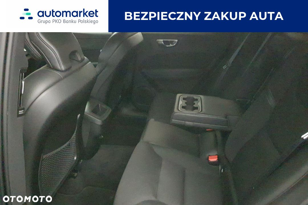 Volvo XC 60 B5 D AWD Momentum Pro - 11