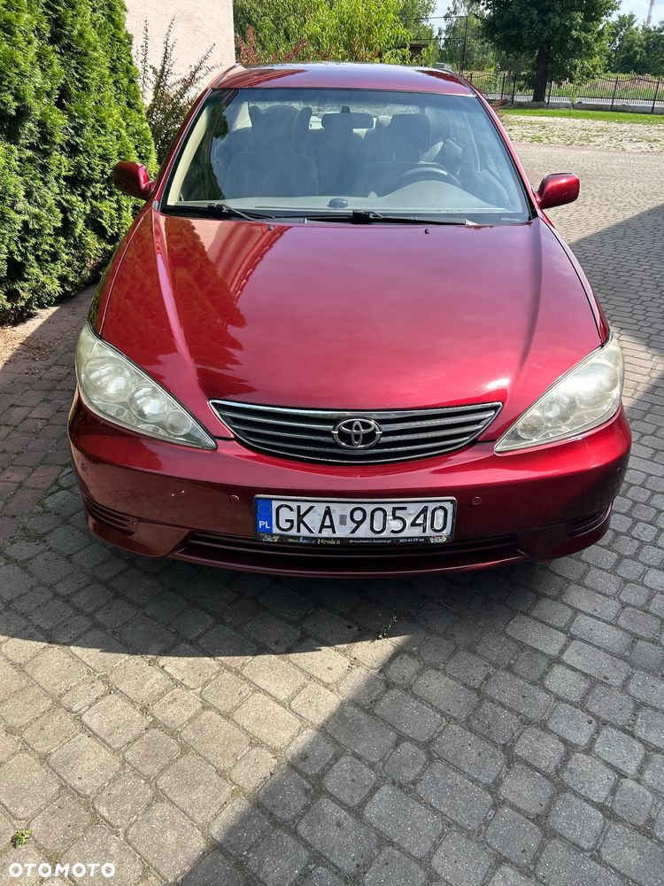Toyota Camry - 3