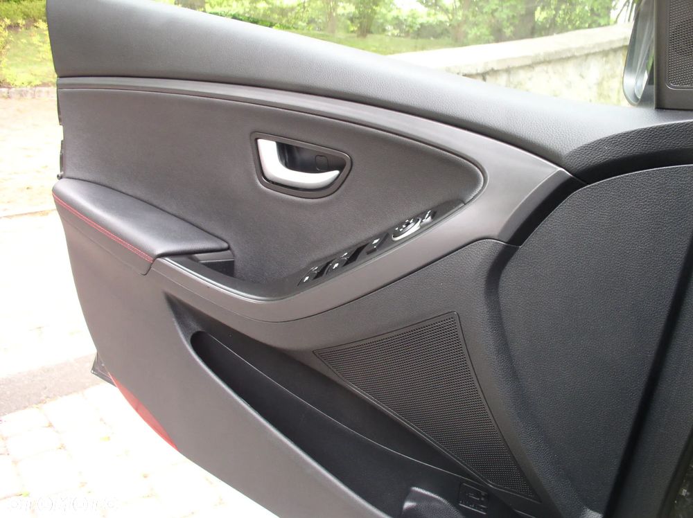 Hyundai i30 1.6 GDI Turbo Luxury - 10