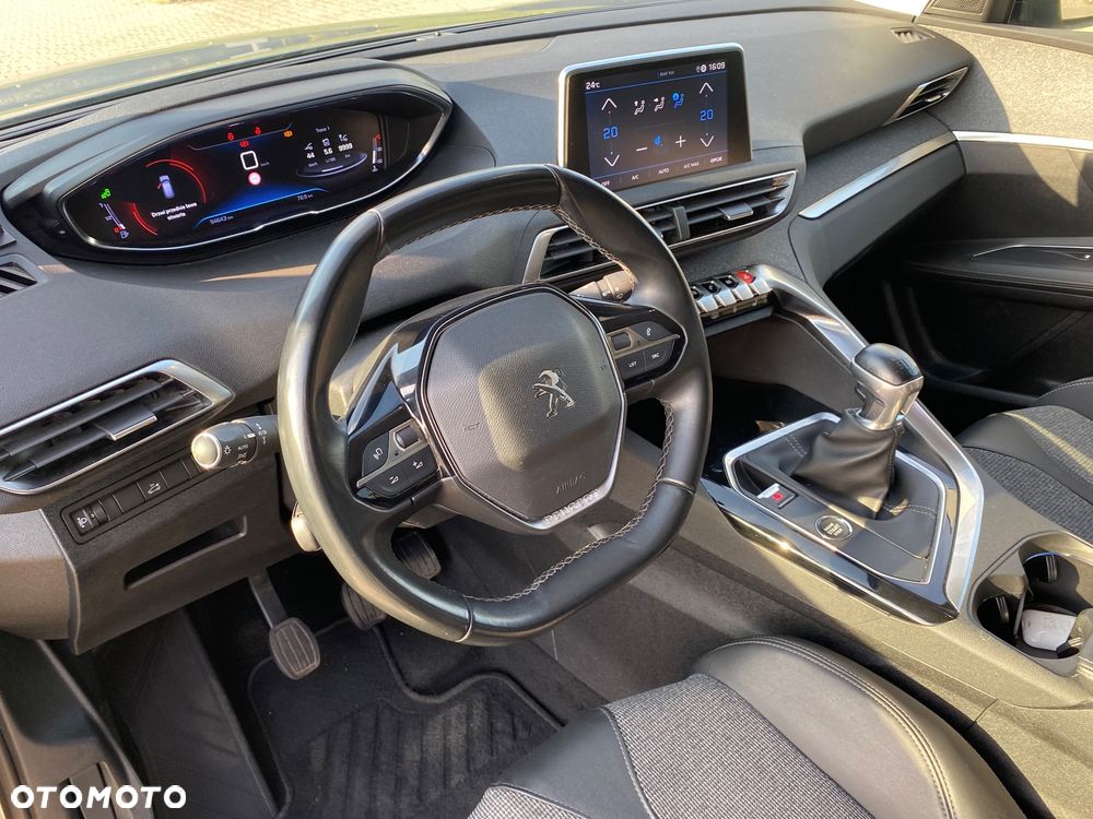Peugeot 3008 1.5 BlueHDi Allure S&S - 22
