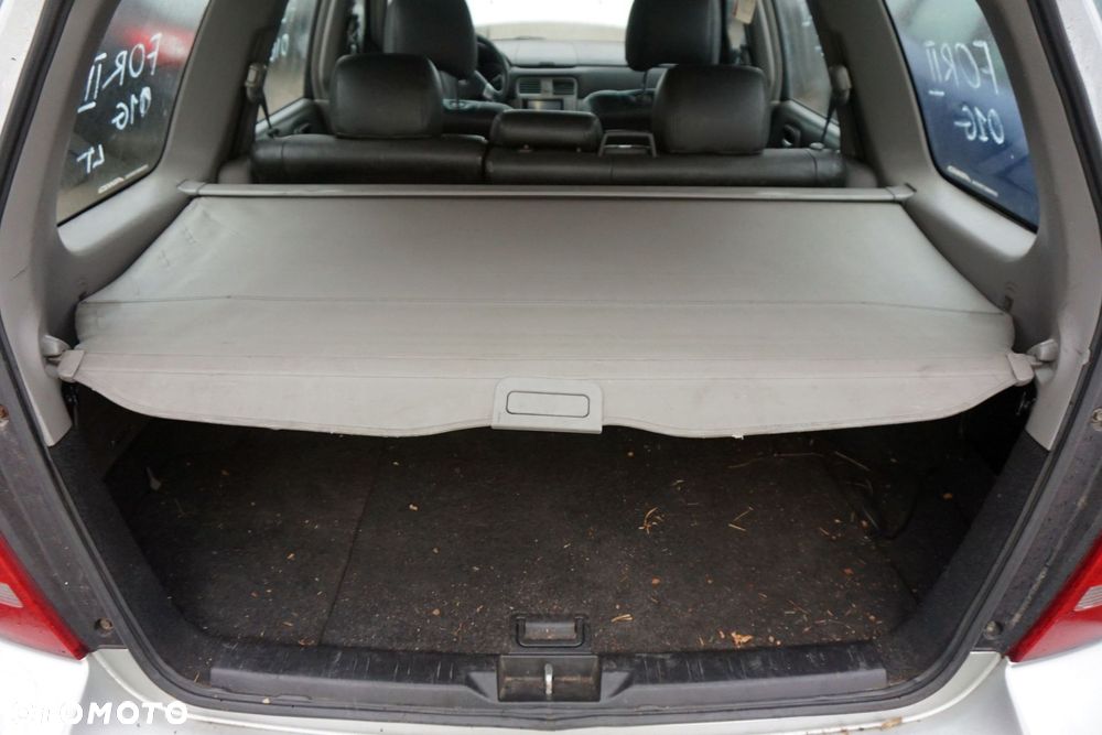 ROLETA BAGAŻNIKA FORESTER II SG 65550SA001ND SUBARU 2002-2006 - 2