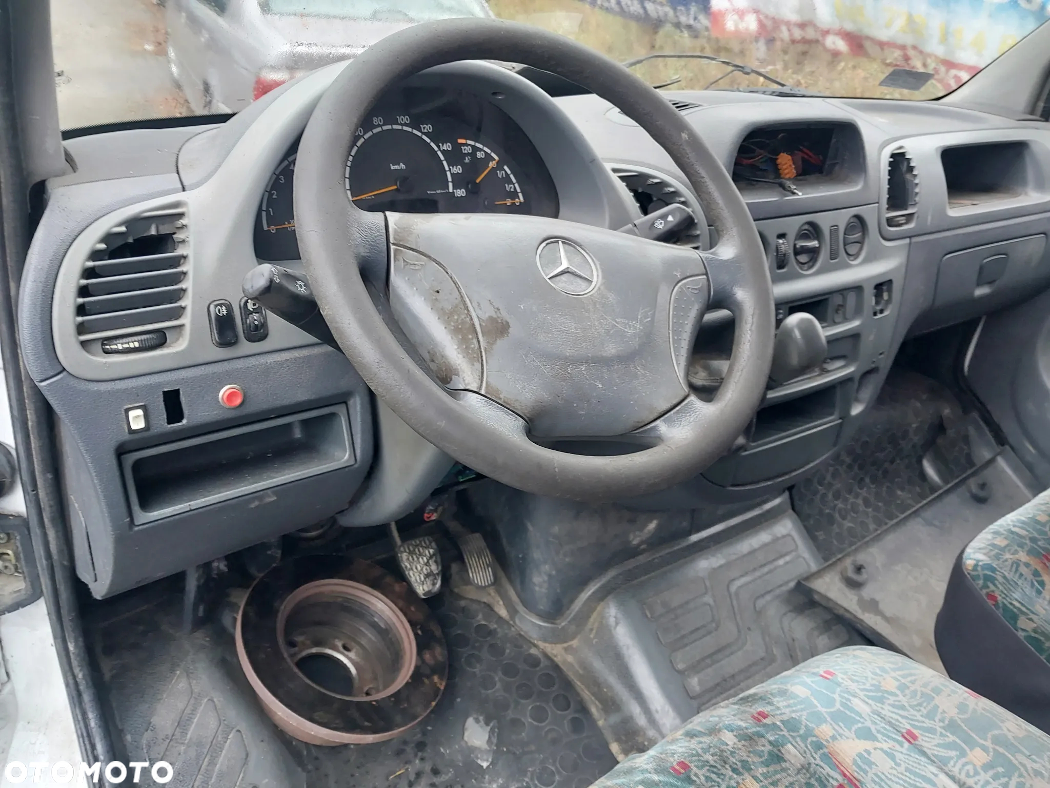 Mercedes Benz Sprinter 316 W903 W902 W901 W904 W905 Lift FL silnik 2.2 cdi pompa wtryskowa wtryski głowica skrzynia manualna most lusterko drzwi resory fotel panel szyba szyberdach mechanizm klamka zewnętrzna NA CZĘŚCI - 17