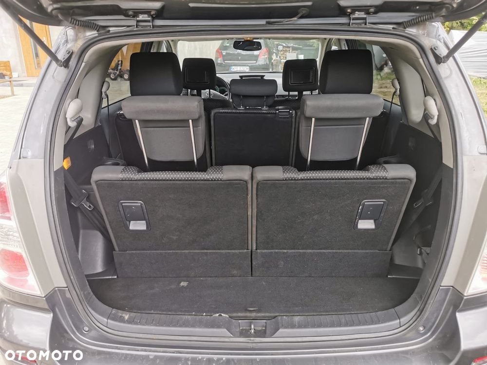Toyota Corolla Verso 2.2 D-4D DPF Sol - 18