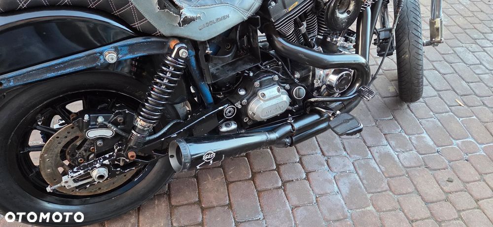Harley-Davidson Dyna Street Bob - 27