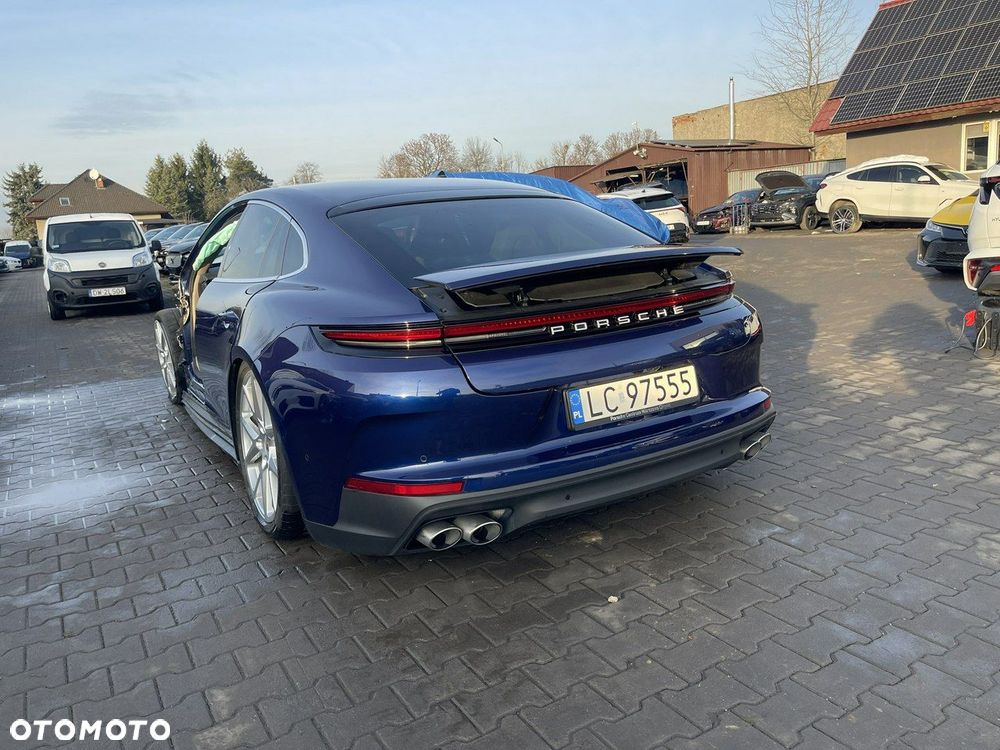 Porsche Panamera 4 - 3