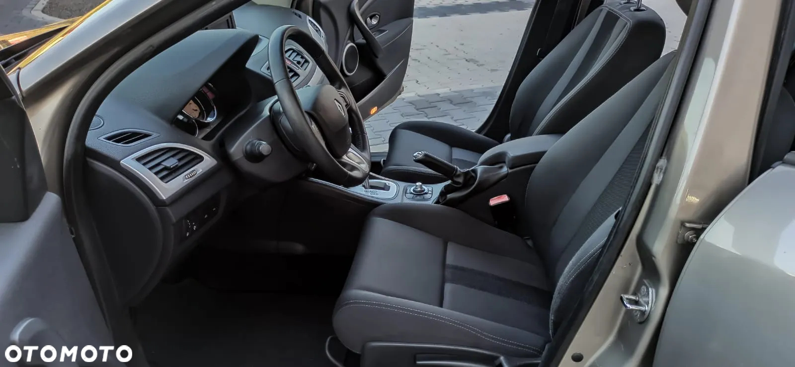 Renault Megane Grandtour 2.0 140 CVT Dynamique - 6
