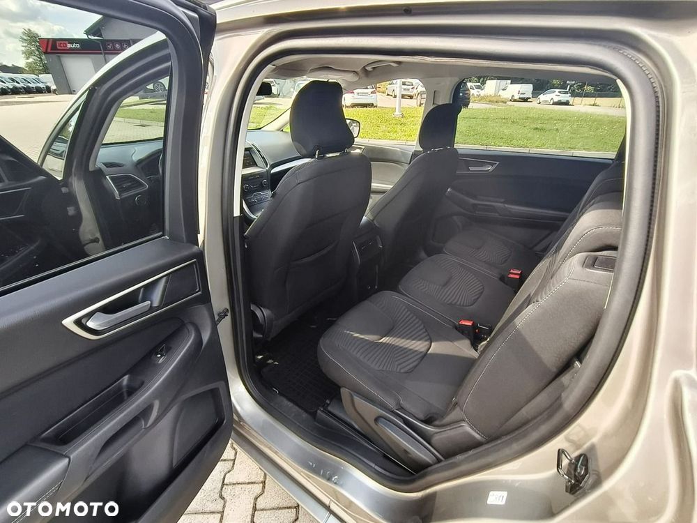Ford S-Max - 17