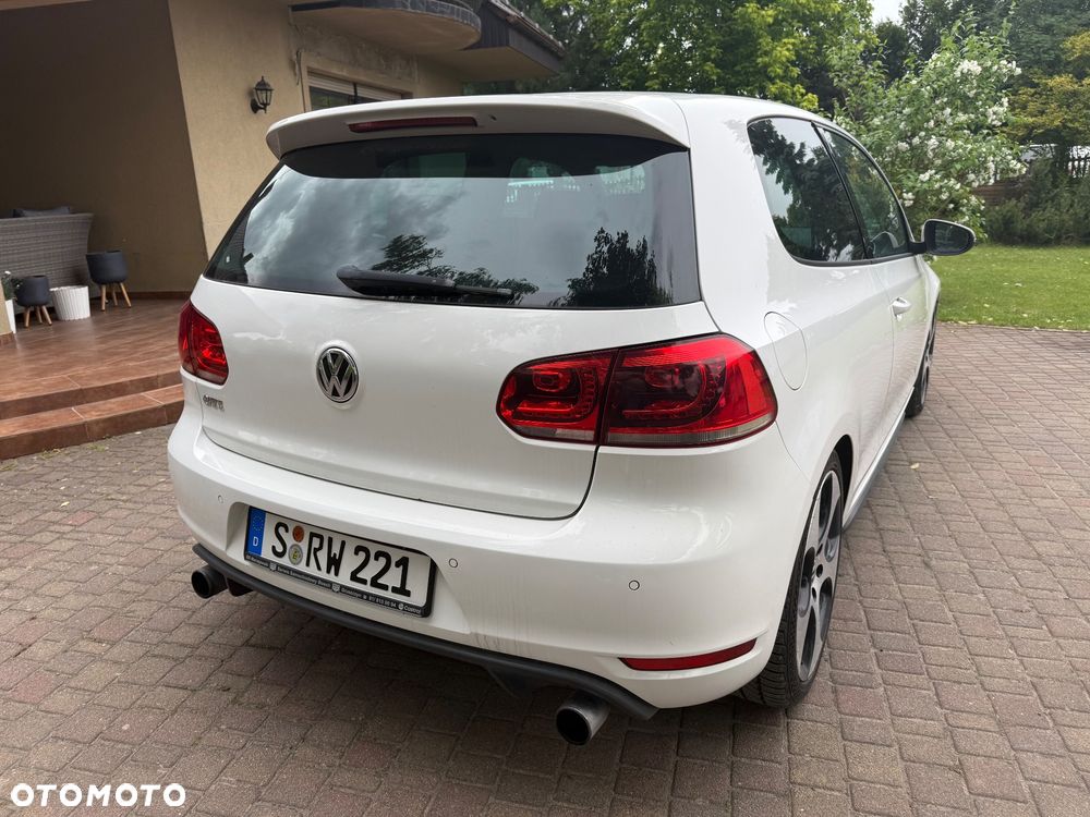 Volkswagen Golf 2.0 GTI adidas - 10