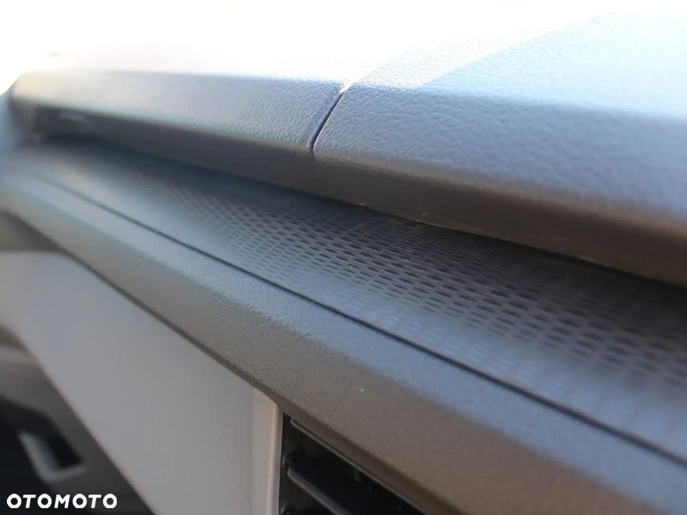 Volkswagen Transporter T7 - 12