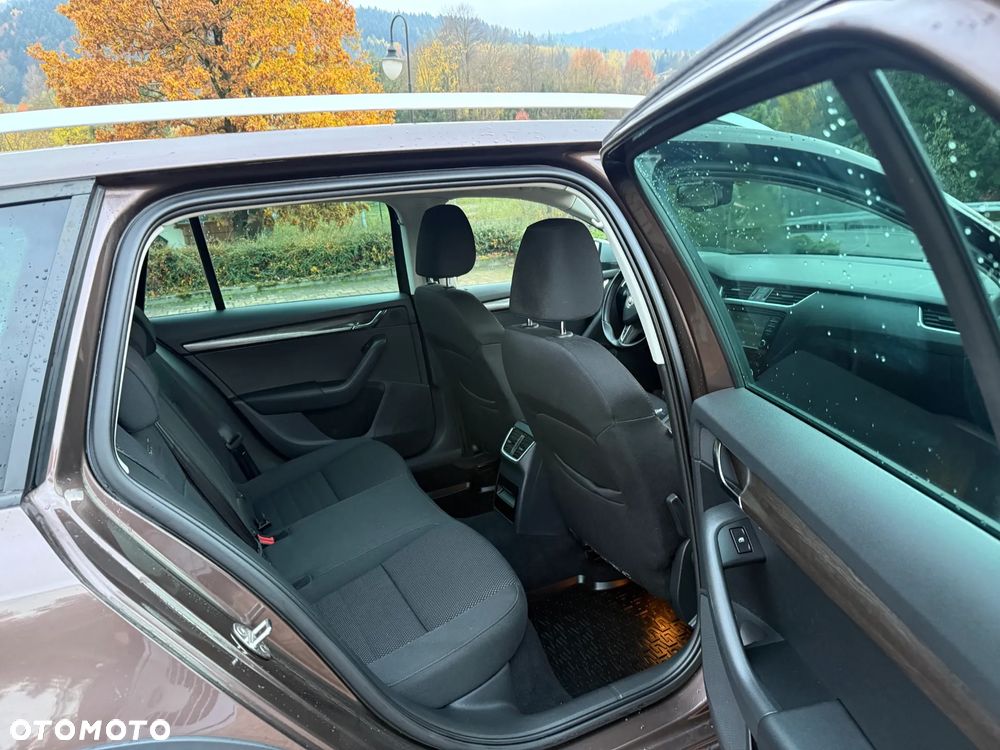 Skoda Octavia 2.0 TDI 4x4 DSG Scout - 12