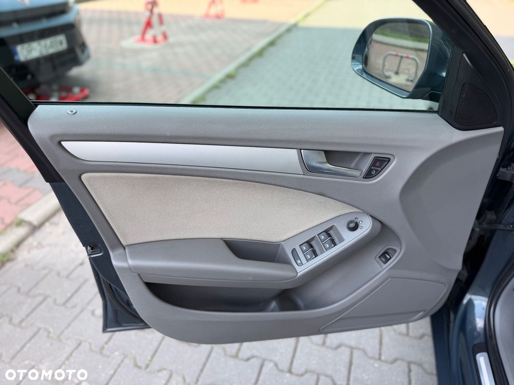 Audi A4 Limousine - 17