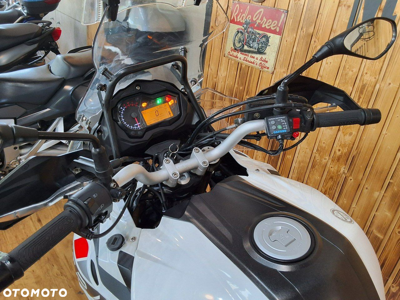 Benelli TRK 502 - 5