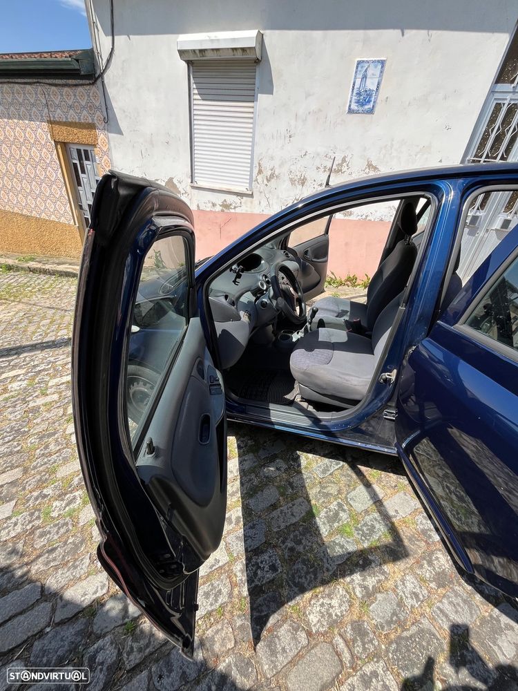 Toyota Yaris 1.0 Luna ABS - 3