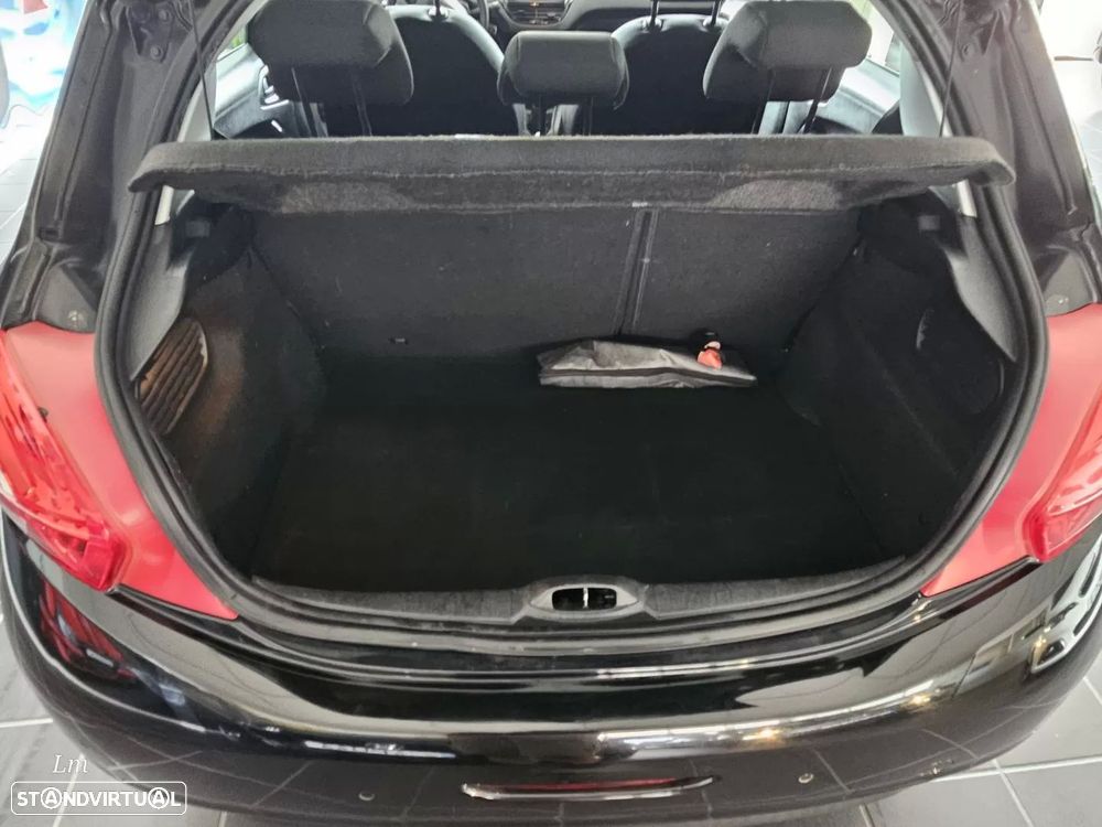 Peugeot 208 1.2 VTi SE Style - 10