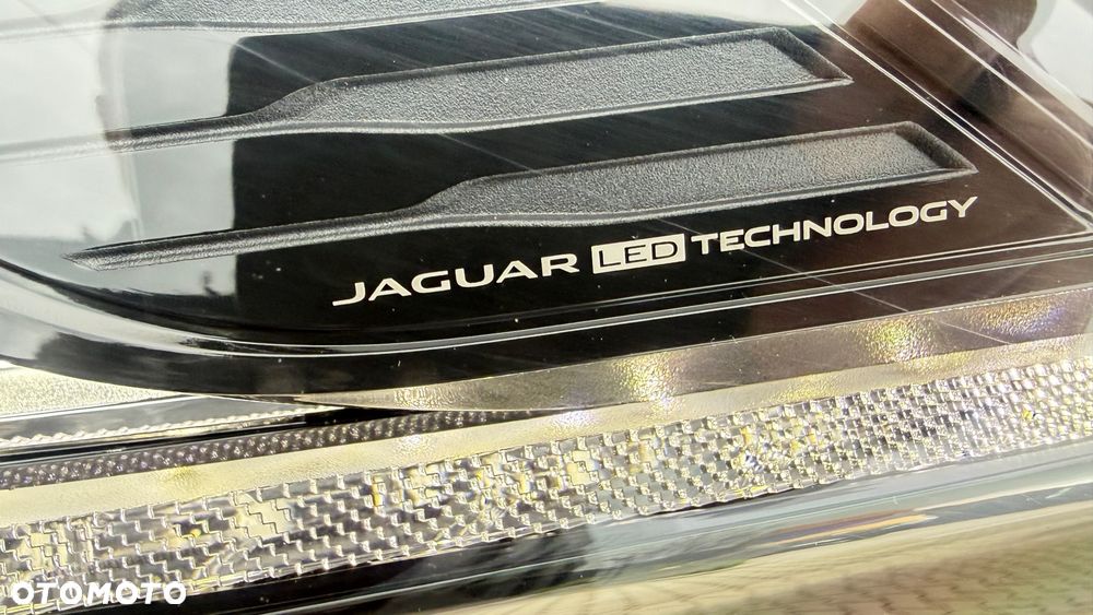 Jaguar E-Pace P250 AWD R-Dynamic - 21
