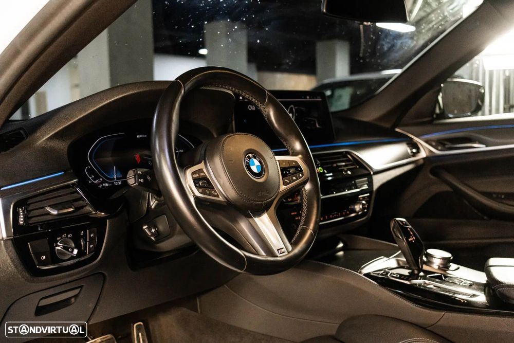 BMW 530 e Pack Desportivo M - 19