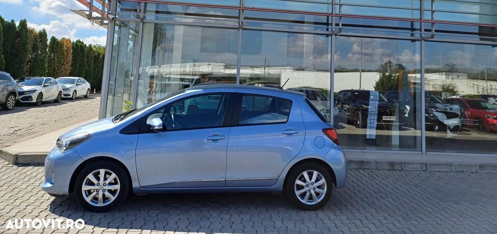 Toyota Yaris 1.5 VVT-i HSD Luna - 4