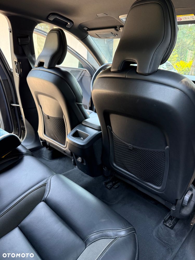 Volvo XC 60 B4 B R-Design - 9