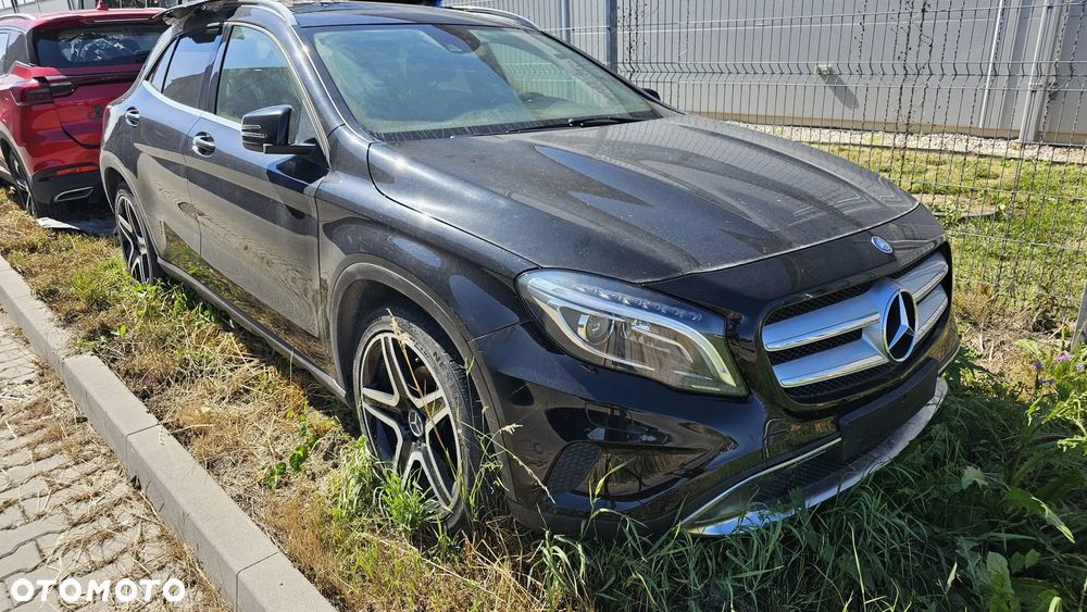 Mercedes-Benz GLA - 21