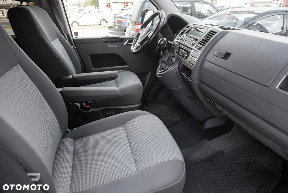Volkswagen Caravelle - 14