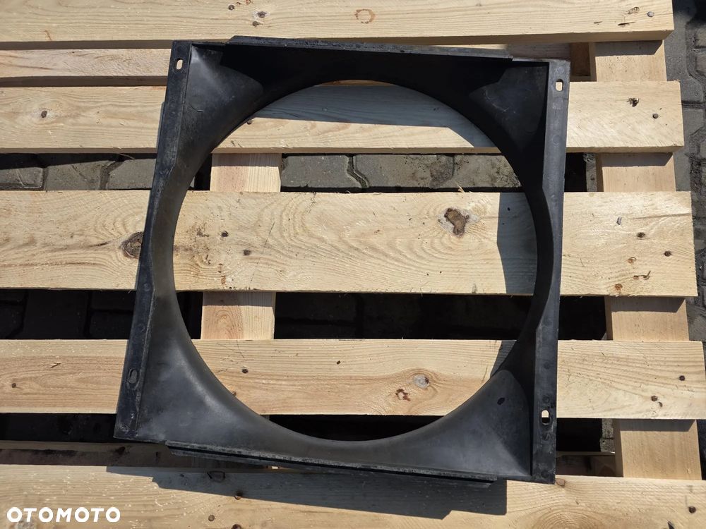 Osłona chłodnicy wody wentylatora New Holland TS115 - 1