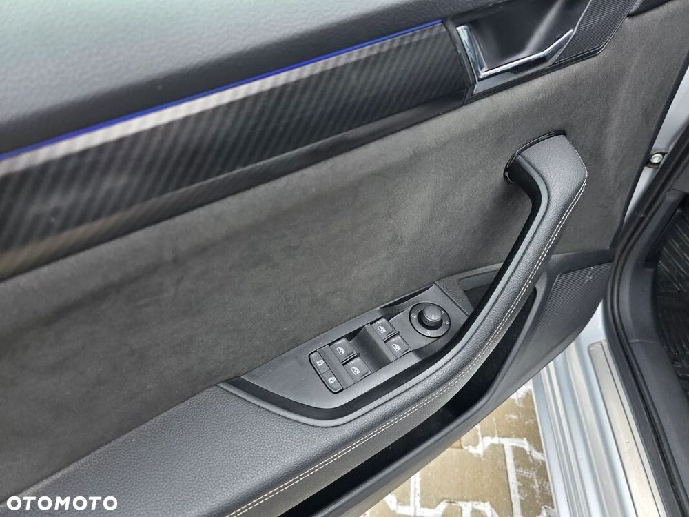 Skoda Superb 2.0 TDI SCR 4x4 Sportline DSG - 16