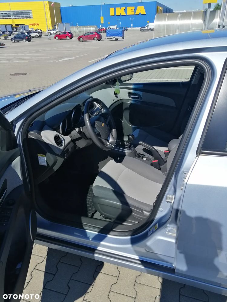 Chevrolet Cruze 1.6 LS - 6