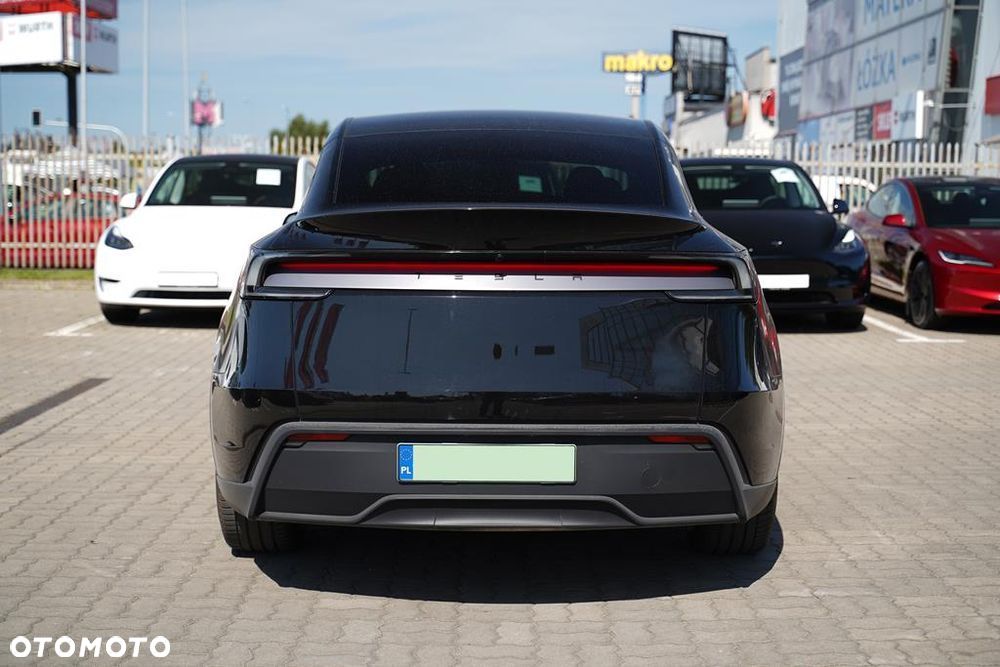 Tesla Y 83.1kWh Long Range RWD - 5