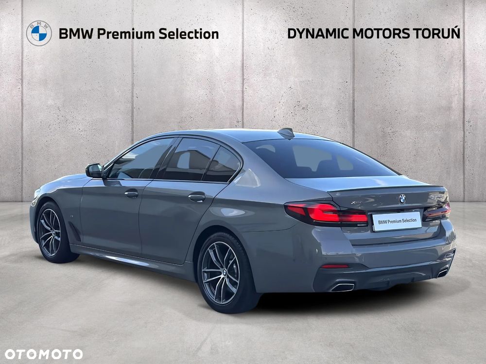 BMW Seria 5 520d xDrive M Sport sport - 4