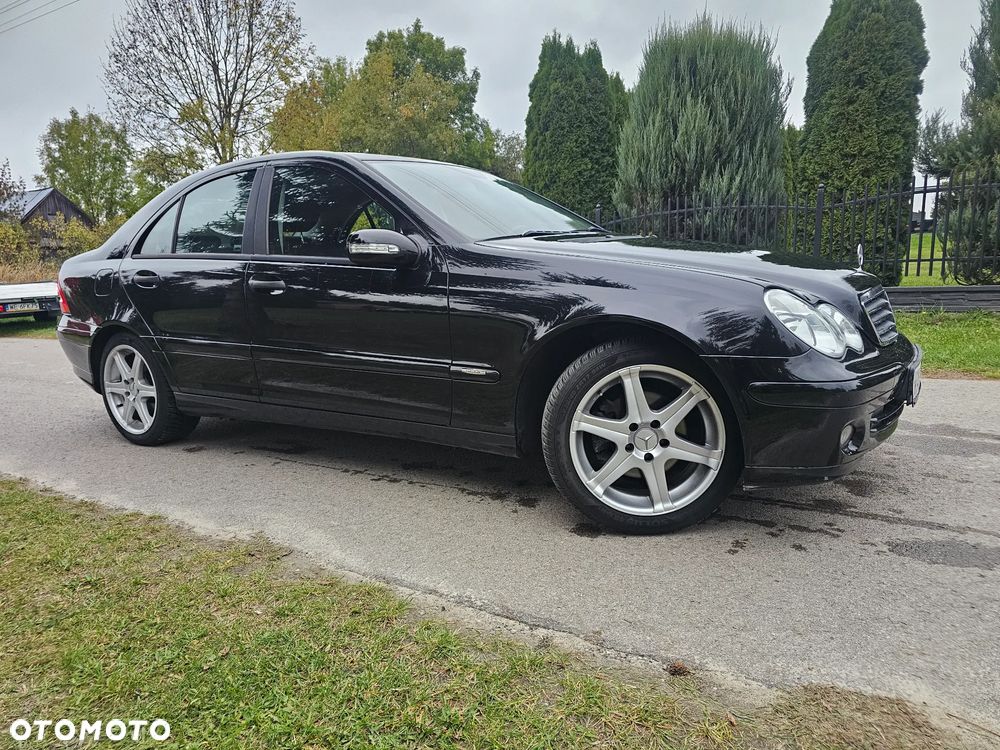 Mercedes-Benz Klasa C 180 Kompressor Classic Sport Edition - 27