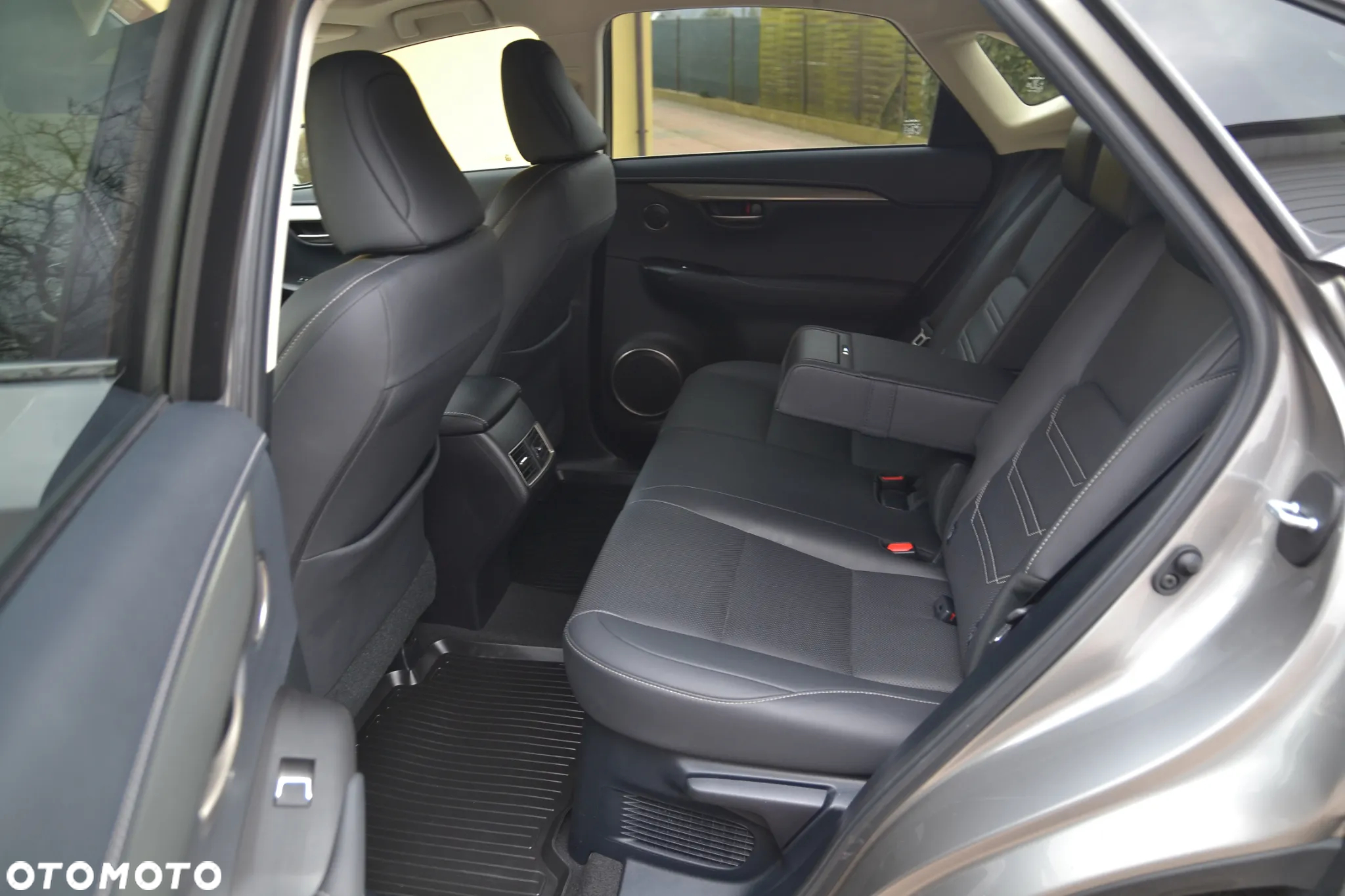 Lexus NX 350h Prestige AWD - 19