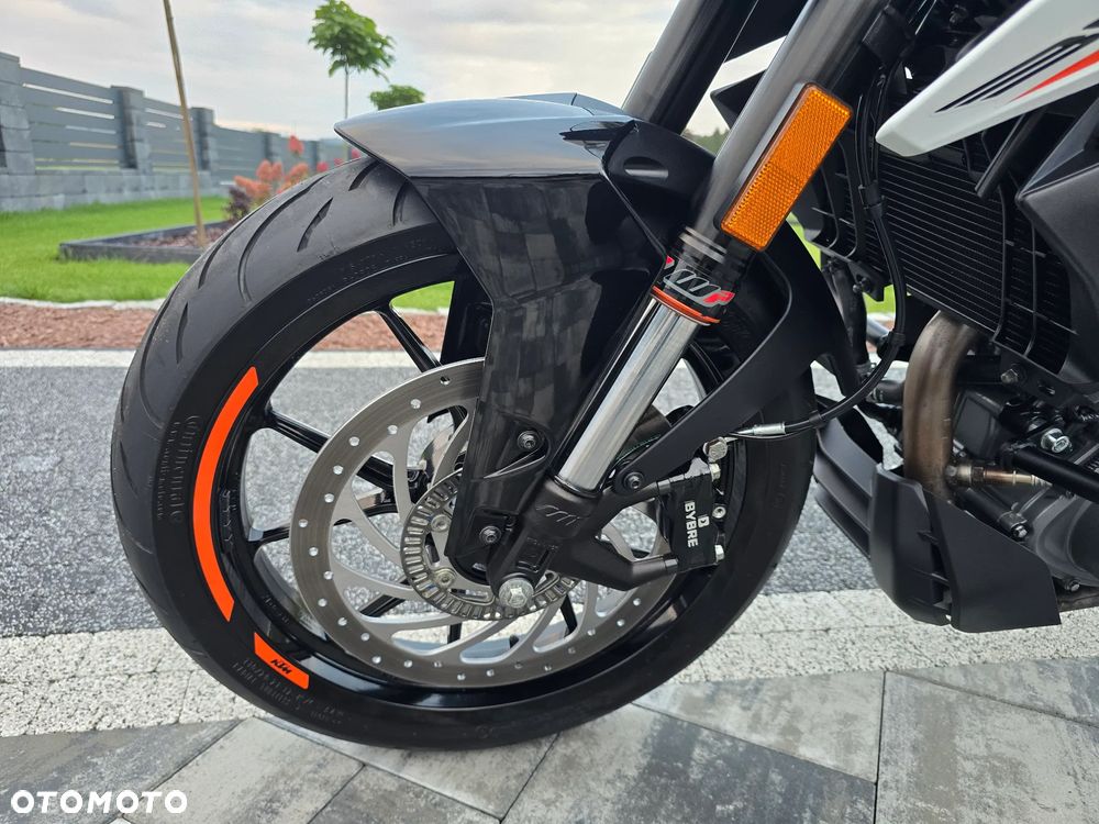 KTM Duke - 17