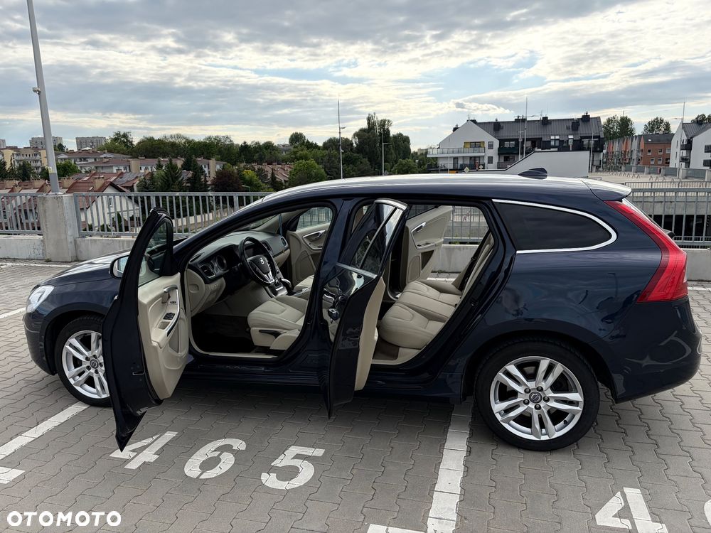 Volvo V60 D4 Geartronic Momentum - 21