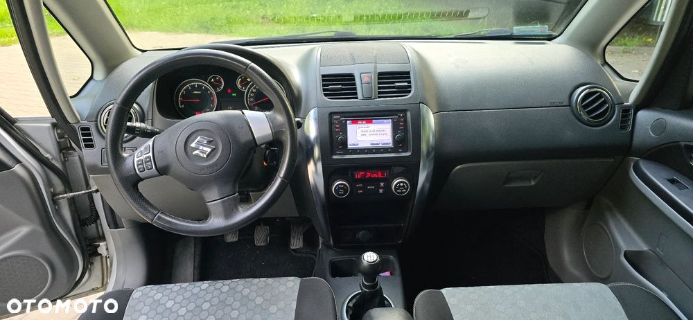 Suzuki SX4 1.6 VVT 4x4 Style - 12