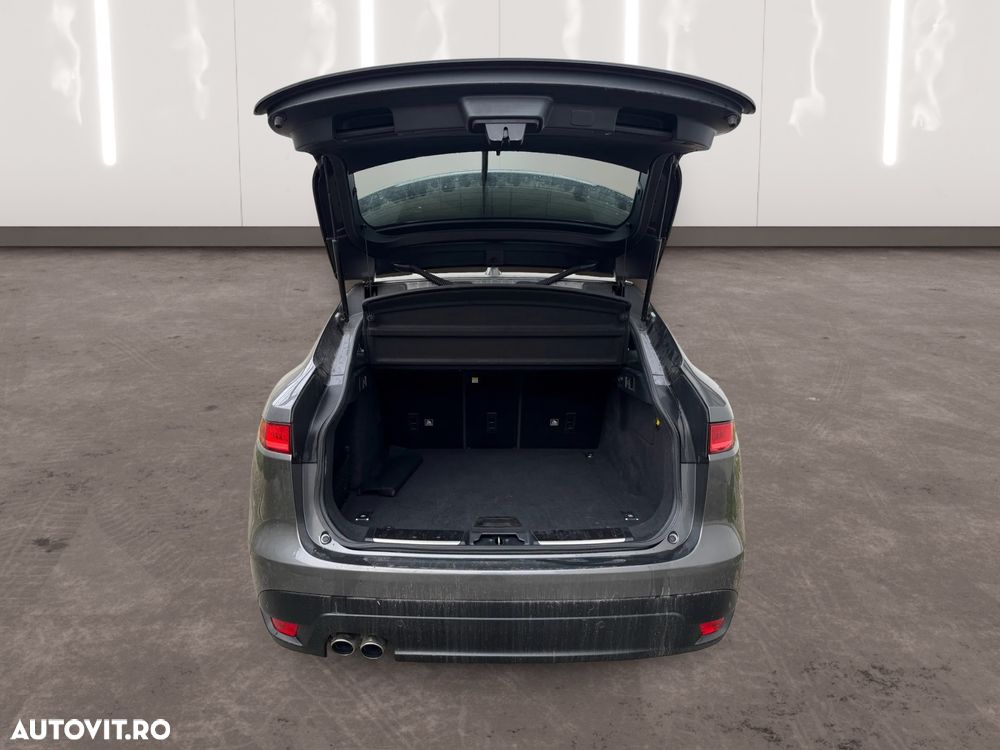 Jaguar F-Pace 20d AWD Aut. Prestige - 12