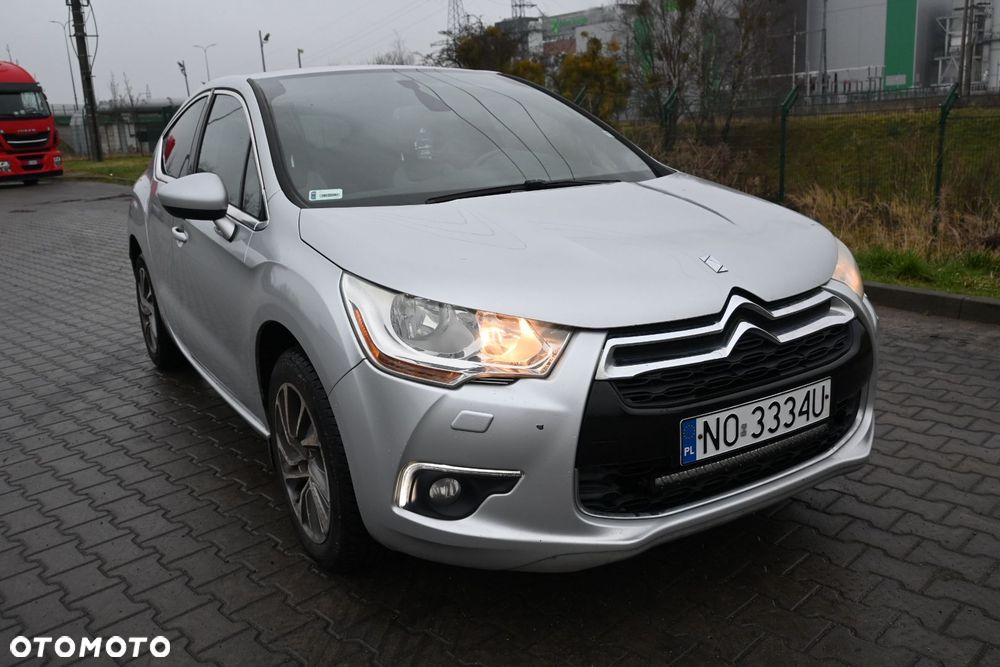 Citroën DS4 THP 155 EGS6 SoChic - 12