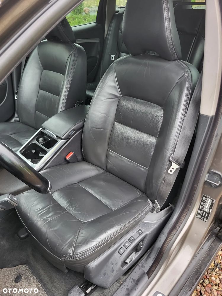 Volvo XC 70 2.4D AWD Summum - 10