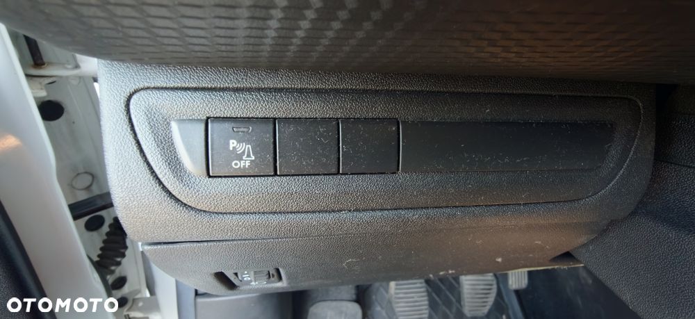 Peugeot 208 1.6 BlueHDi Active - 14